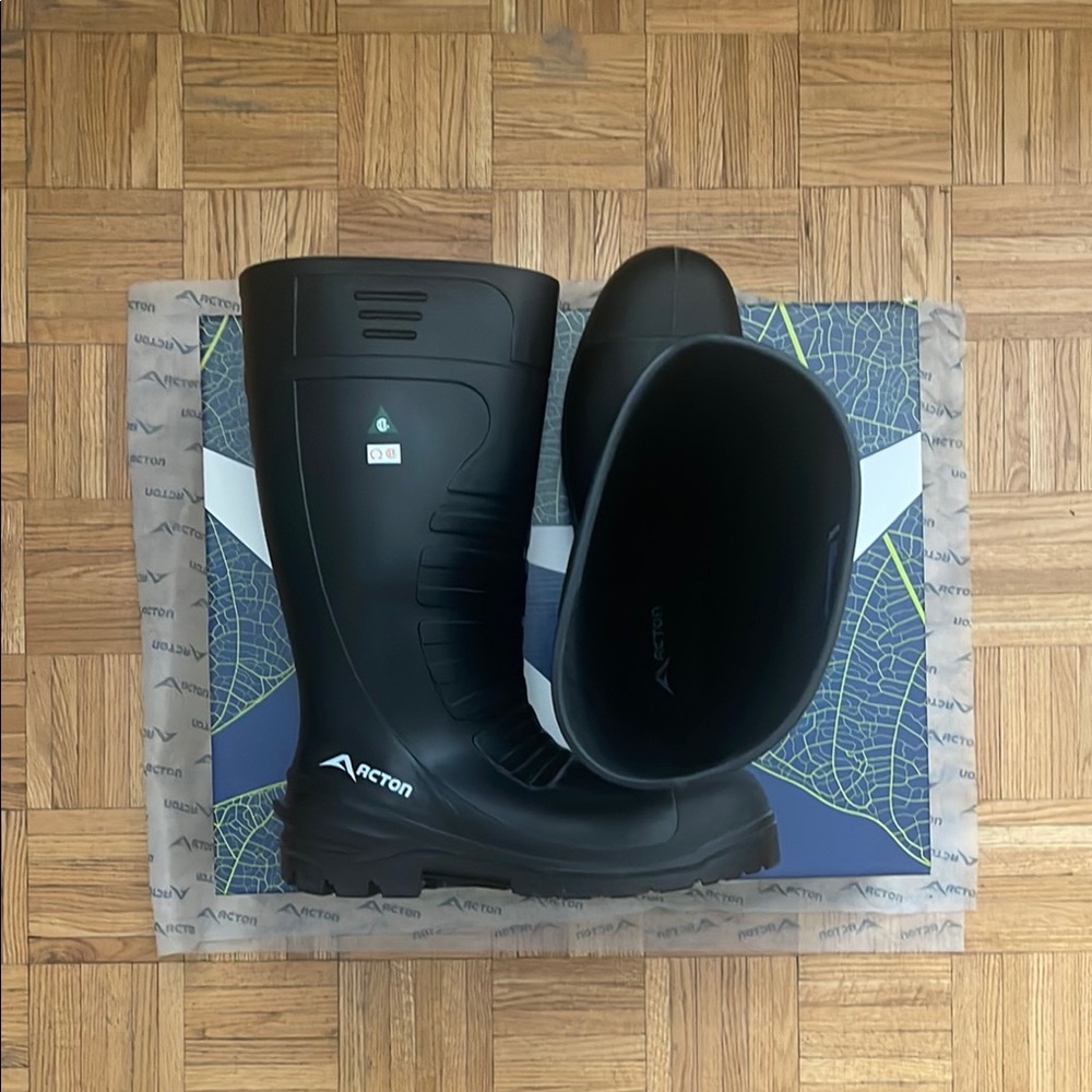 NWT Acton All Terrain CSA Approved Waterproof Rubber Boots Size 12 In Black